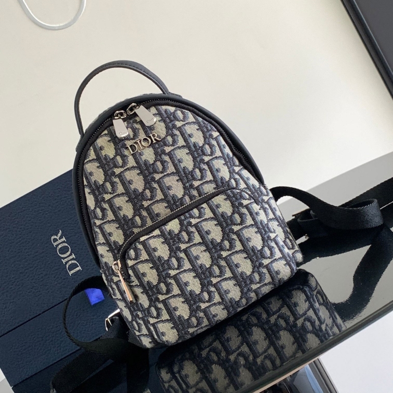 D*or backpacks